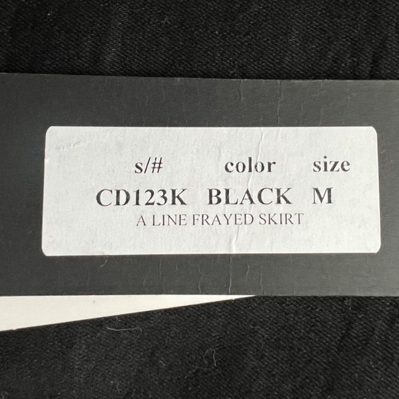 NWT Just Black Denim Black Raw Hem Mini Skirt Size Medium - Picture 3 of 8